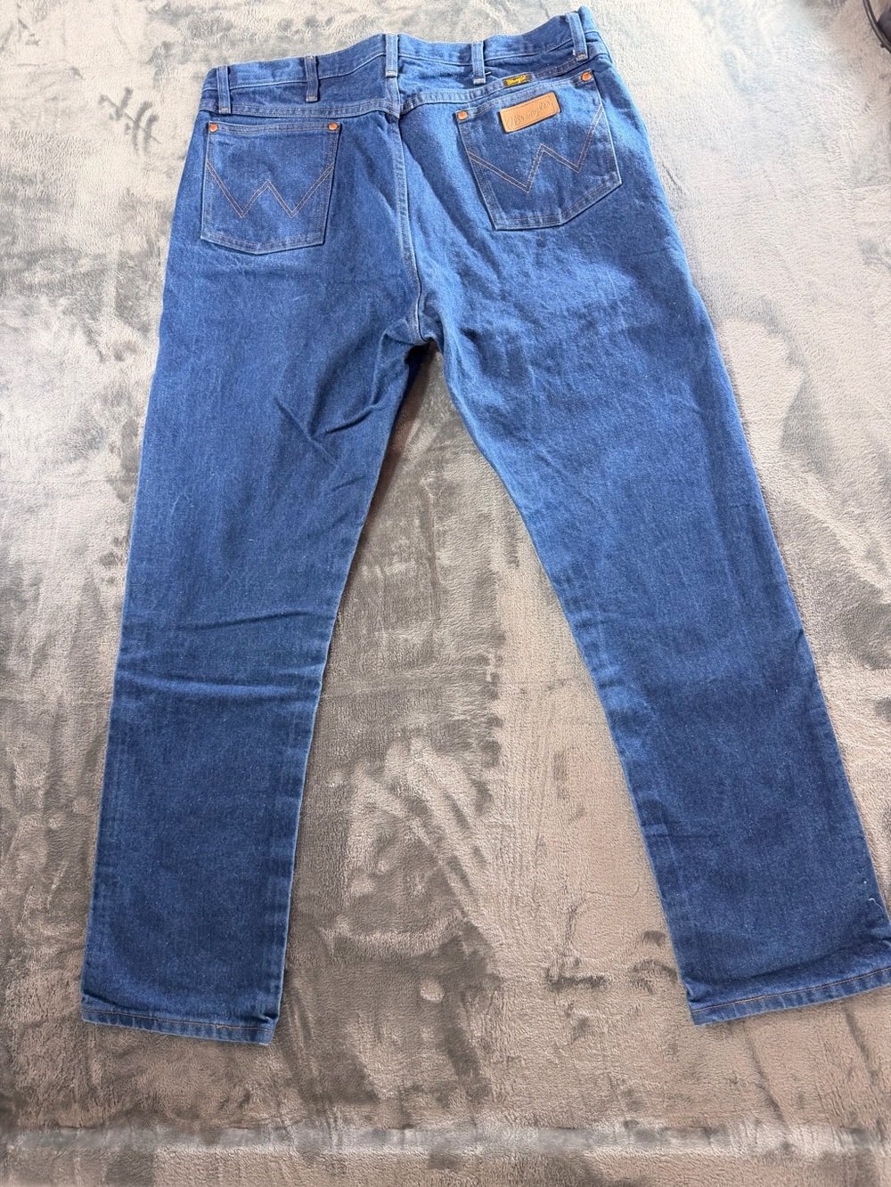 Wrangler Men's Classic Indigo Straight Jeans Nice.
